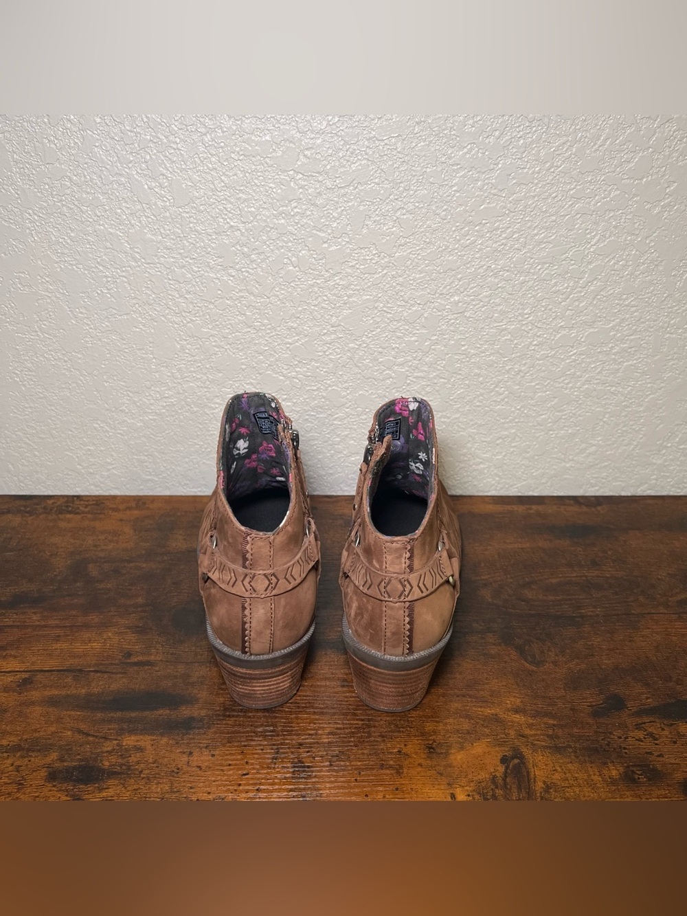 Teva Brown Suede Ankle Boots with Floral Lining - Picture 4 of 8